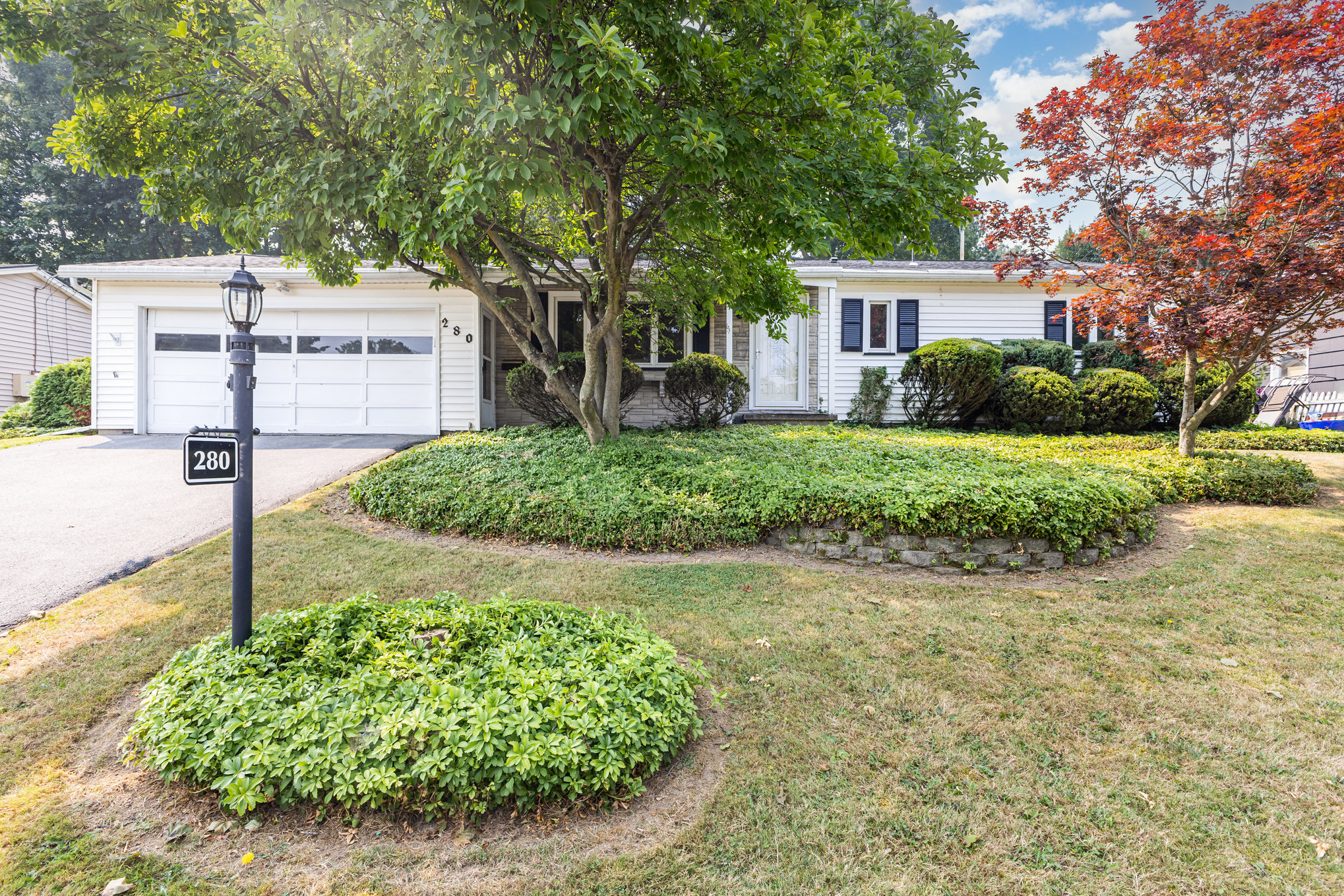 Iron W: 280 Lake Shore Blvd Ext, 14617