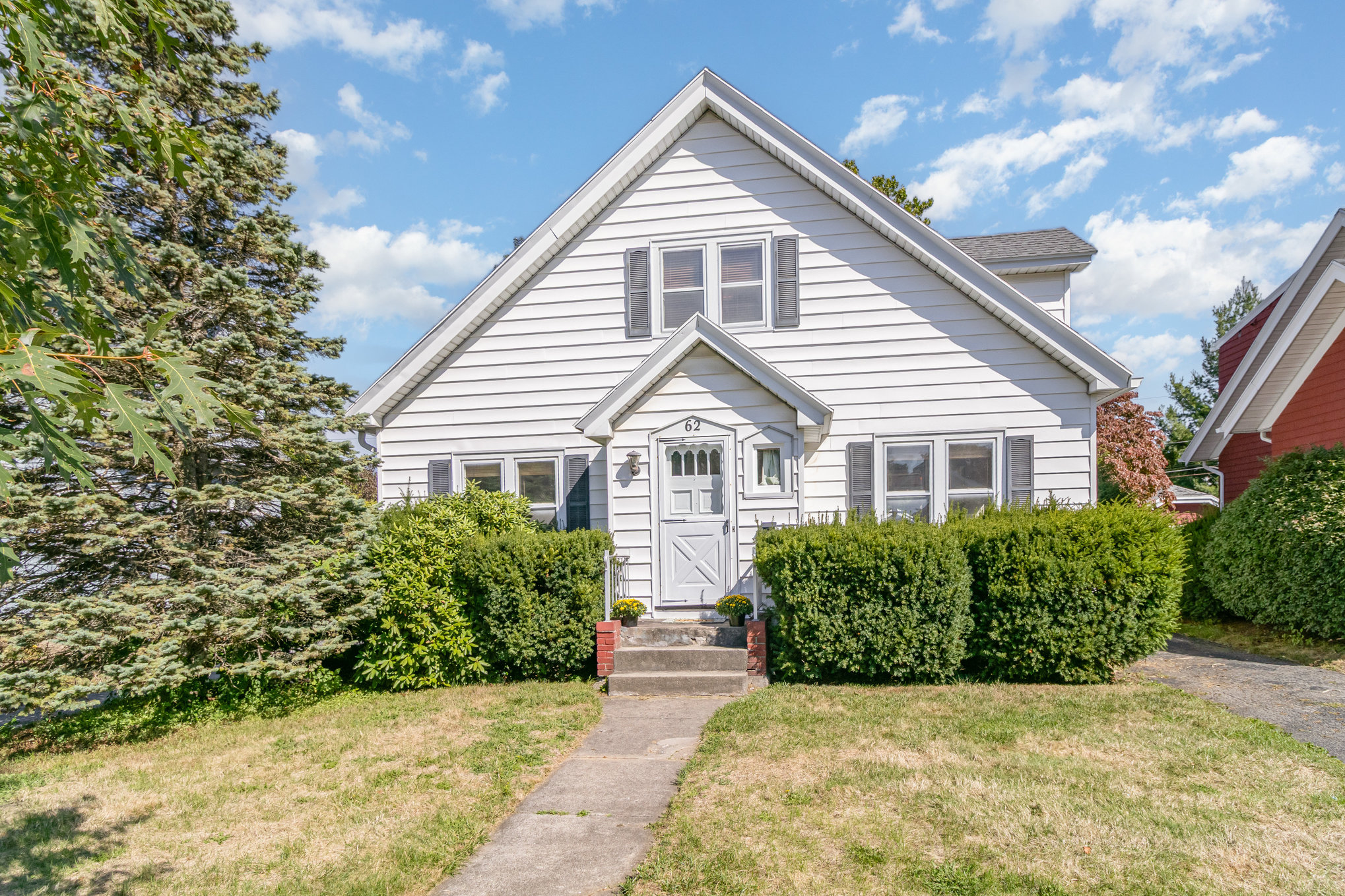 Iron W: 62 Cambria Rd, 14617