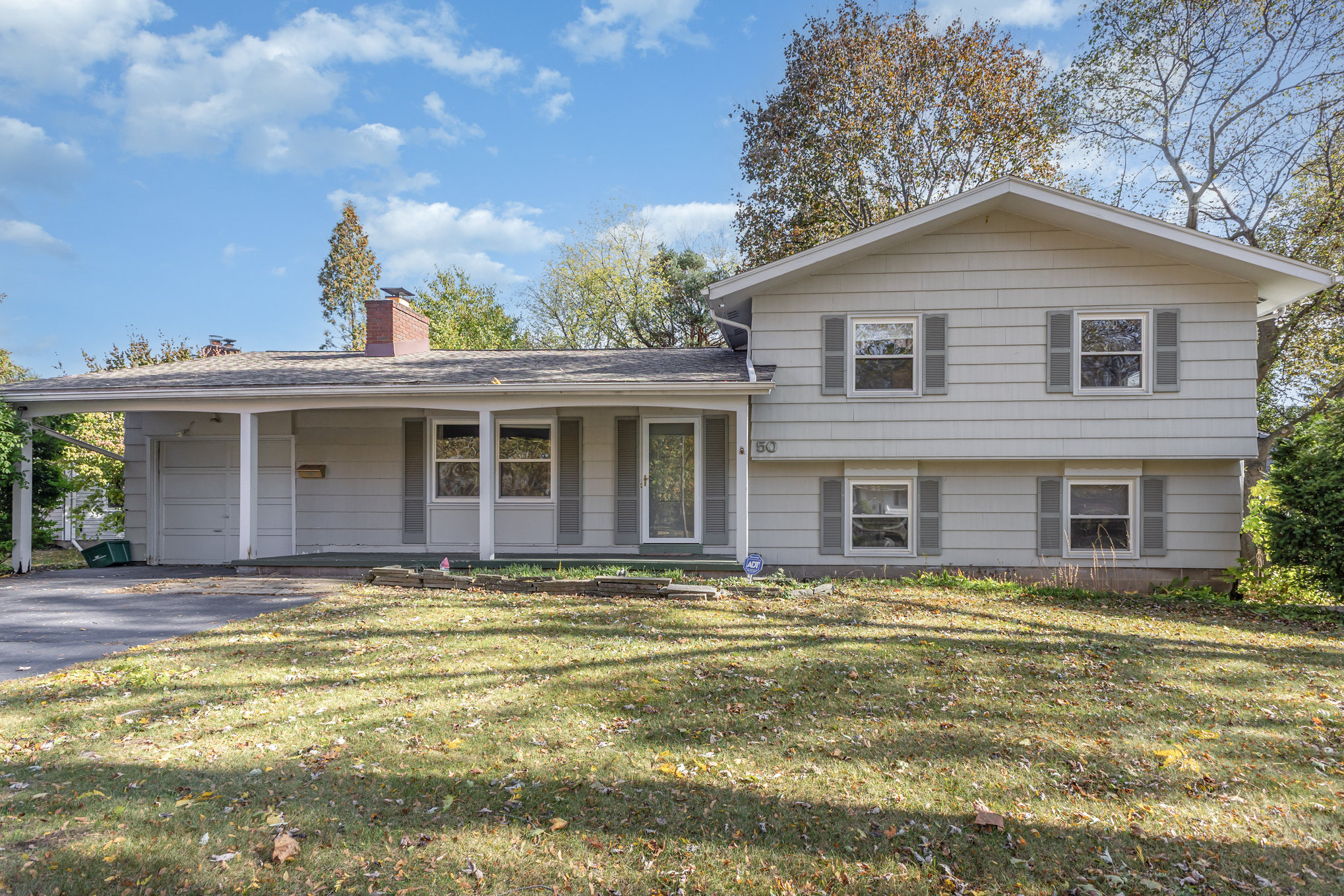 Greece: 50 Jamestown Ter, 14615