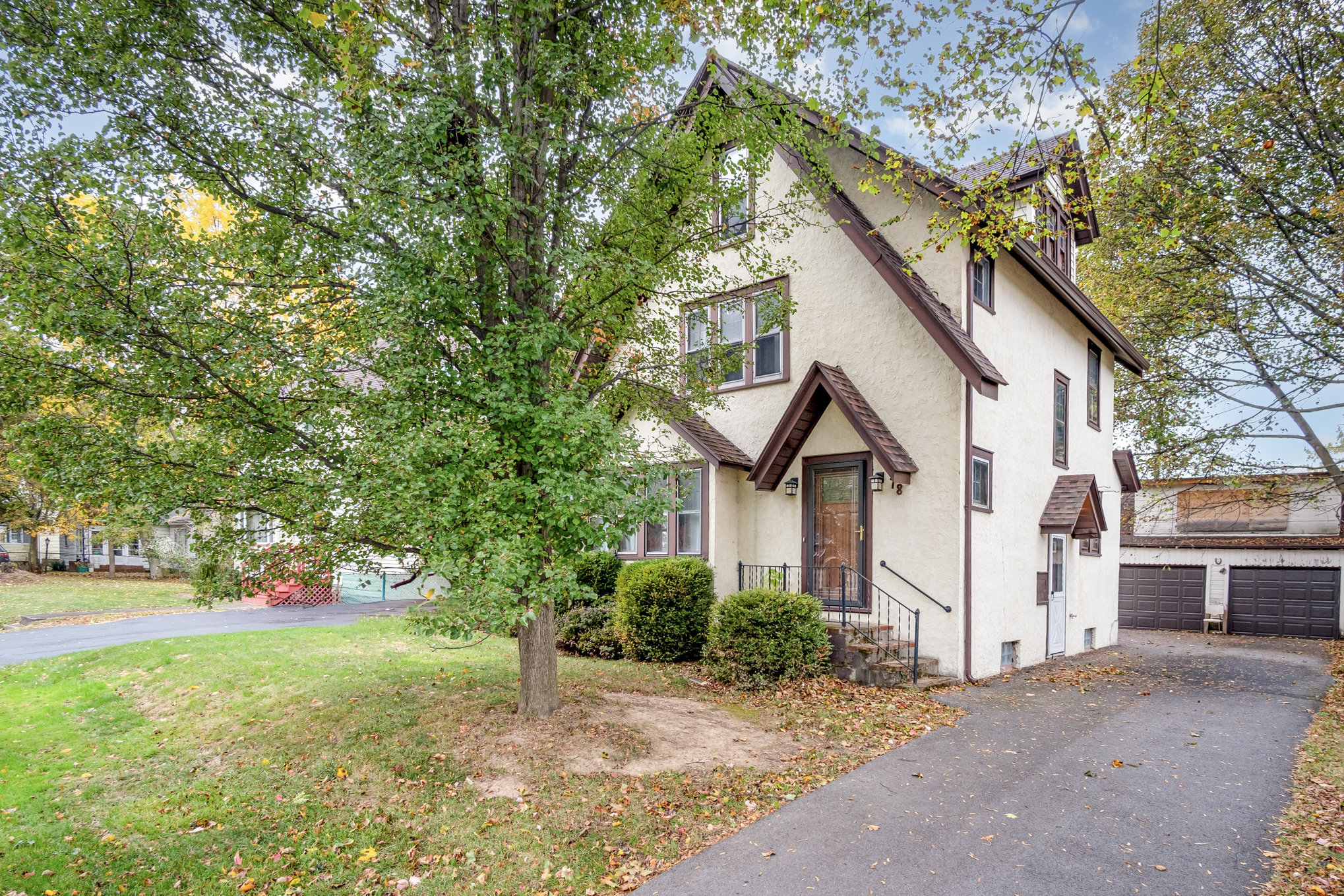 Iron W: 78 Ontario View St, 14617