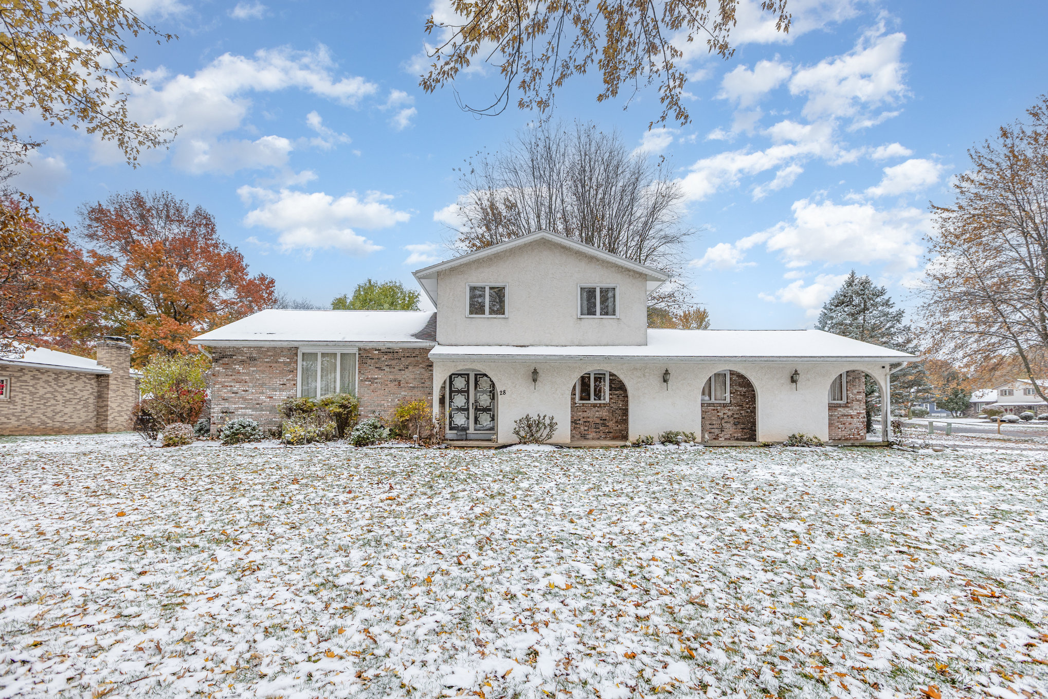 Iron E: 28 Venice Circle, 14609