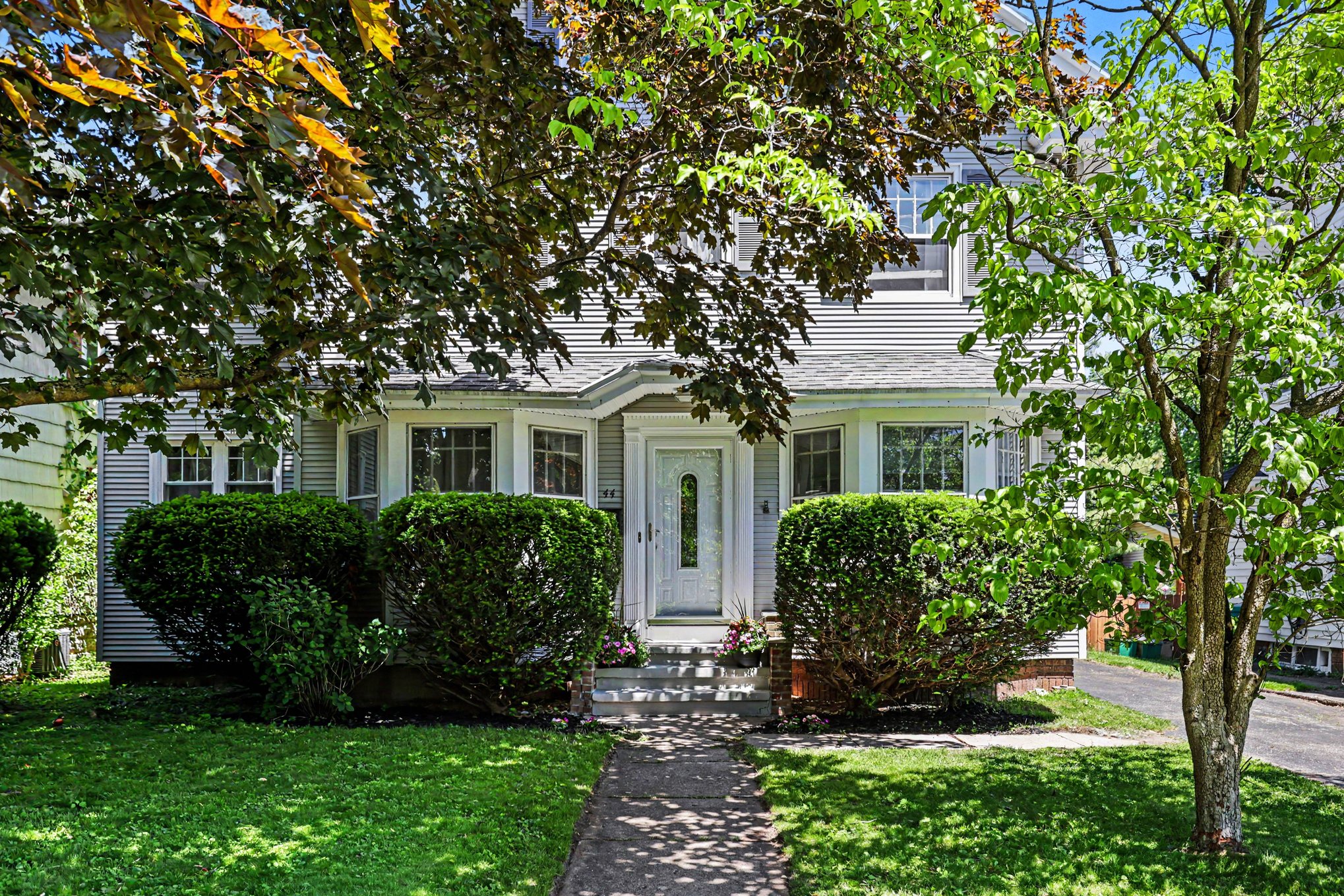 Iron W: 44 Rawlinson Rd, 14617
