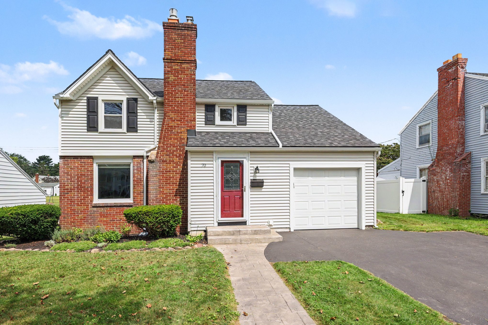 Iron W: 70 Thistledown Dr, 14617