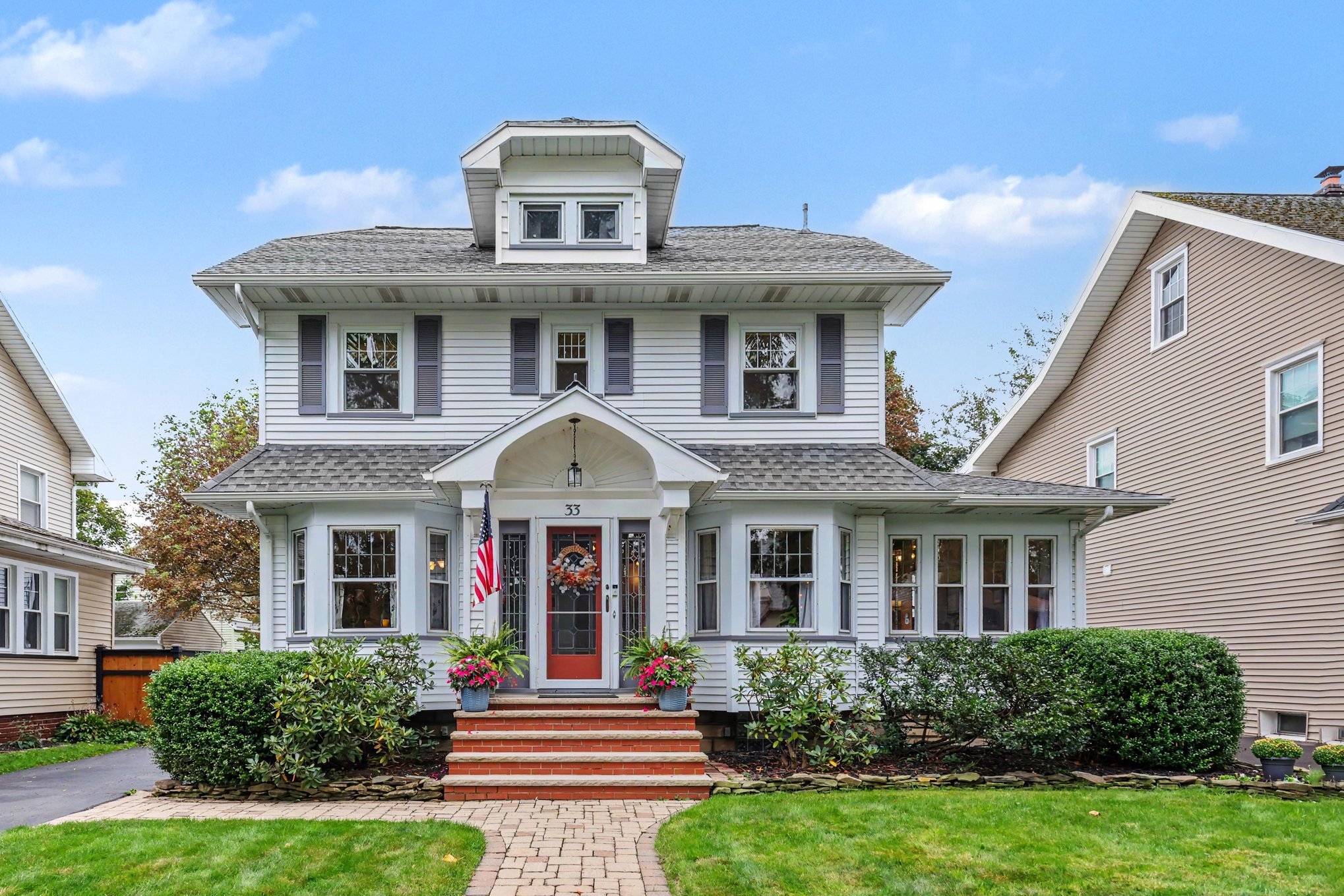 Iron W: 33 Somershire Dr, 14617